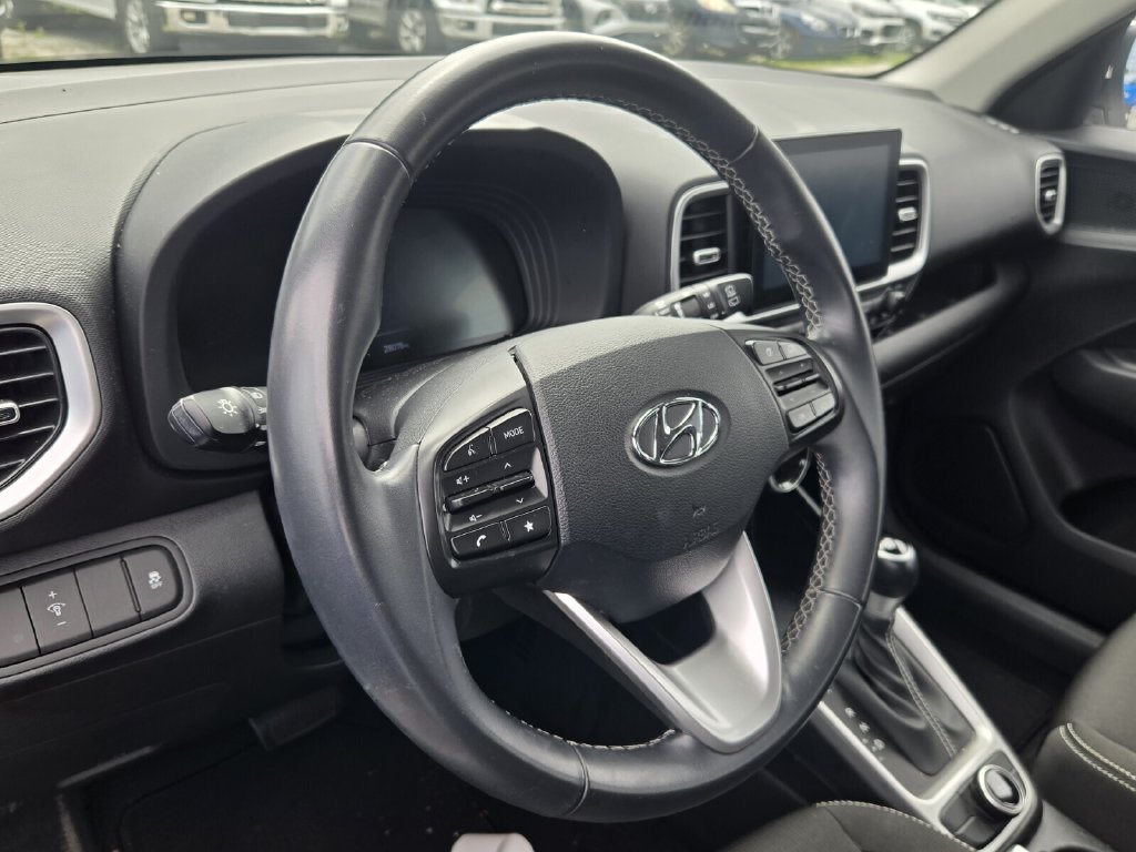 Used 2024 Hyundai Venue SEL FWD image 10