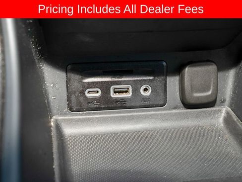 Used 2024 GMC Terrain SLT AWD/4WD image 16