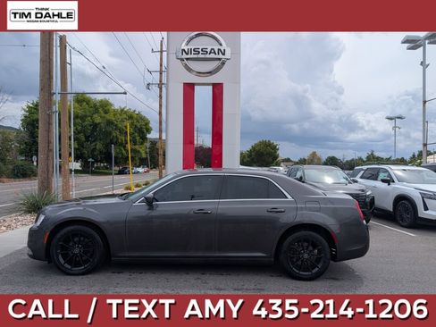 Used 2016 Chrysler 300 Limited RWD image 1