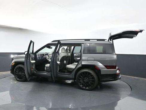 Used 2025 Hyundai Santa Fe Calligraphy w/ Tow & Go Package image 40