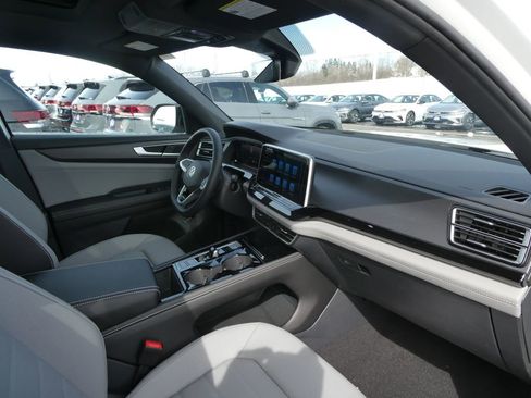 New 2026 Volkswagen Atlas Cross Sport SEL R-Line image 15