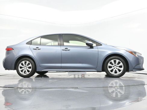 Used 2022 Toyota Corolla LE FWD image 46