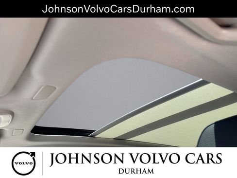Used 2023 Volvo XC60 B5 Plus AWD/4WD image 16