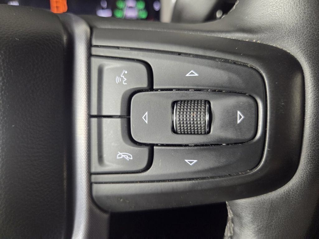 Used 2025 GMC Sierra 1500 SLT RWD image 17