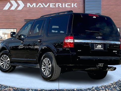 Used 2017 Ford Expedition XLT image 4