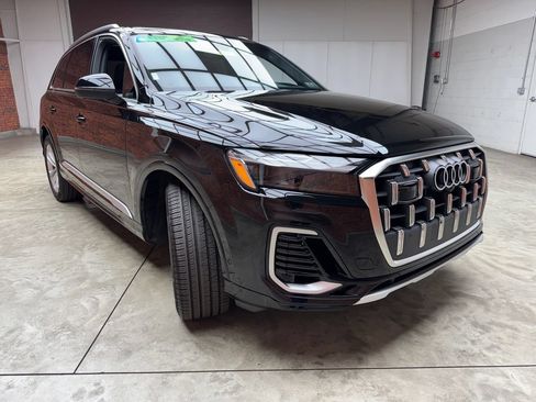 Used 2025 Audi Q7 3.0T Prestige AWD/4WD image 8