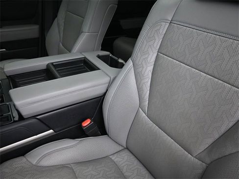 Used 2022 Toyota Tundra Limited image 17