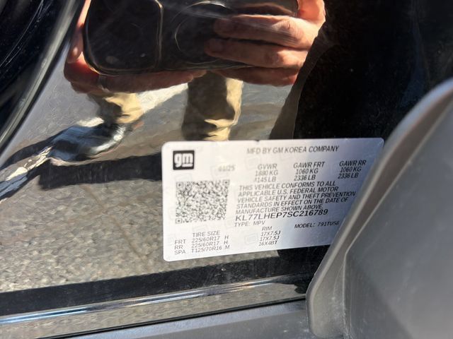 Used 2025 Chevrolet Trax LT FWD image 14