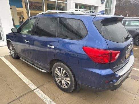 Used 2019 Nissan Pathfinder SL w/ Cargo Package image 7