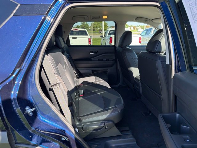 Used 2026 Nissan Pathfinder SL AWD/4WD image 9