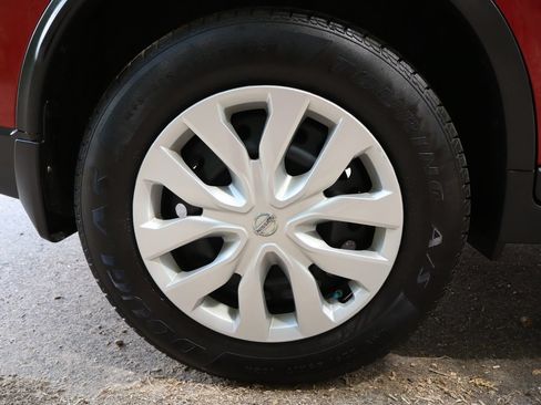 Used 2016 Nissan Rogue S AWD/4WD image 42