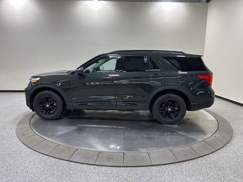 Certified 2023 Ford Explorer XLT w/ Equipment Group 202A image 10