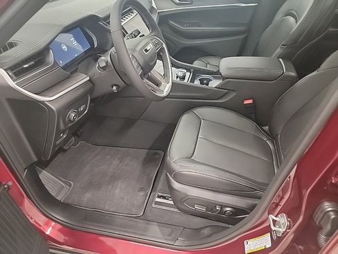 New 2025 Jeep Grand Cherokee L Limited w/ Luxury Tech Group II image 14