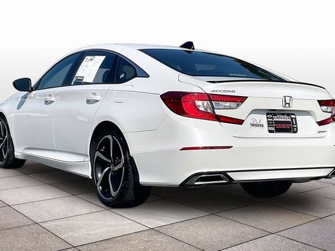 Used 2022 Honda Accord Sport image 2