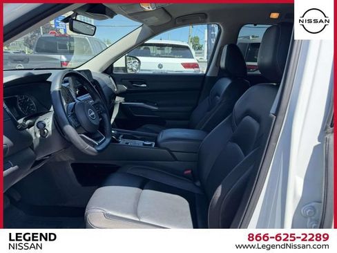 Certified 2023 Nissan Pathfinder SL w/ Black Appearance Package AWD/4WD image 13