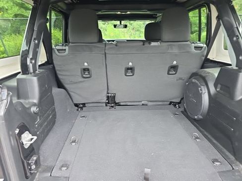 Used 2022 Jeep Wrangler Unlimited Sport AWD/4WD image 18