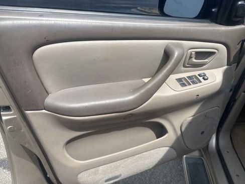 Used 2005 Toyota Sequoia SR5 RWD image 22