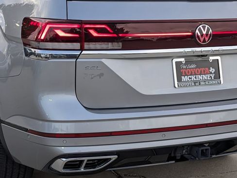 Used 2025 Volkswagen Atlas SEL Premium R-Line AWD/4WD image 7
