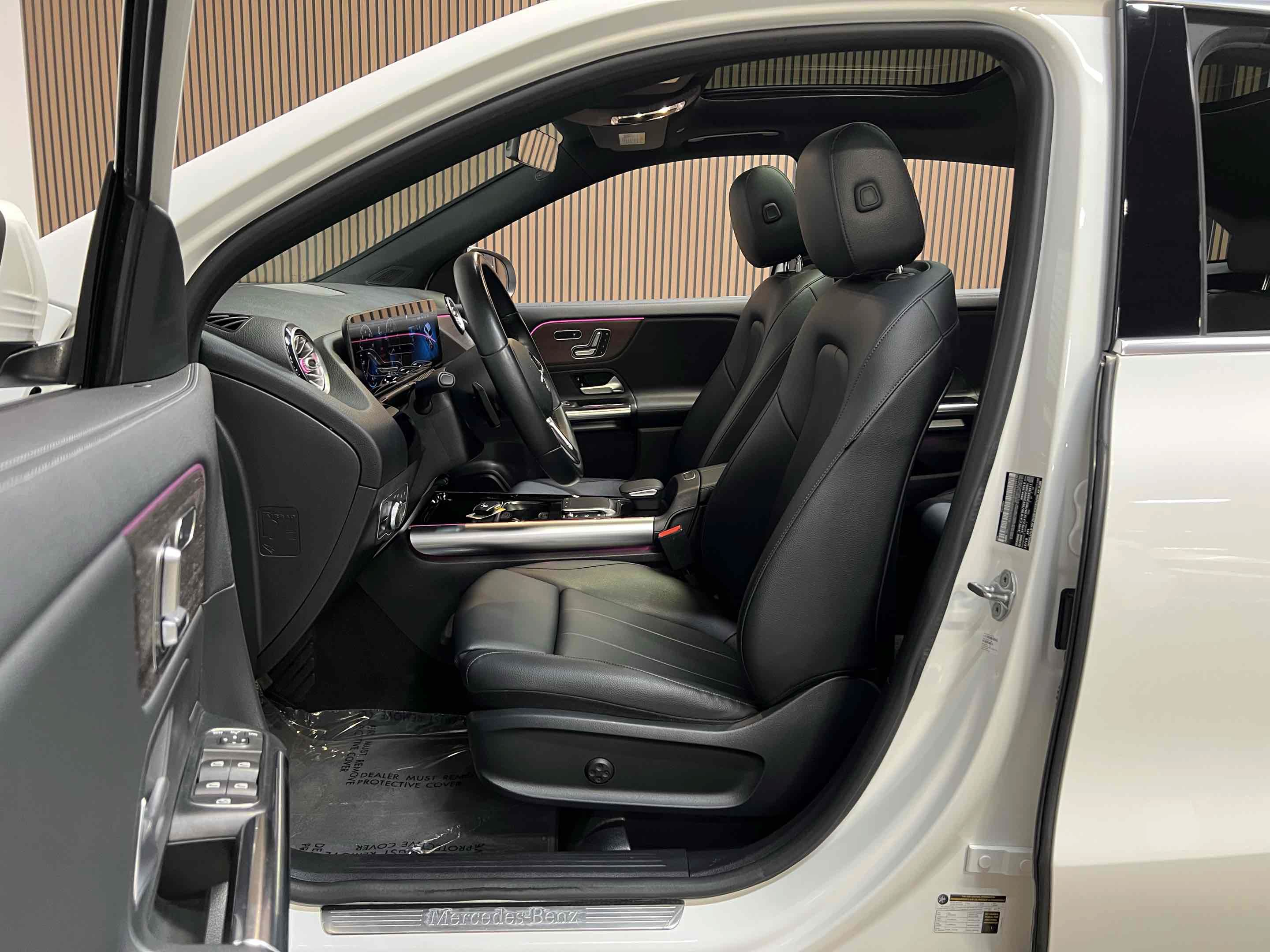 Used 2021 Mercedes-Benz GLA 250 4MATIC w/ Premium Package image 6