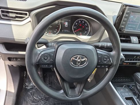 Used 2021 Toyota RAV4 LE w/ Carpet Mat Package (TMS) FWD image 17
