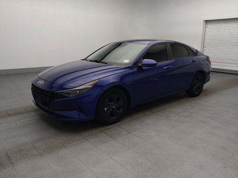 Used 2021 Hyundai Elantra SEL w/ Convenience Package FWD image 2