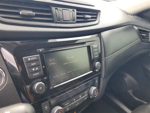 Used 2019 Nissan Rogue SL w/ Premium Package image 22