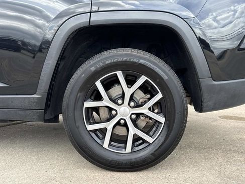 Used 2024 Jeep Grand Cherokee Limited image 8