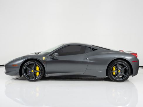 Used 2012 Ferrari 458 Italia Coupe RWD image 6