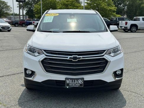 Used 2020 Chevrolet Traverse LT w/ Driver Confidence II Package image 2
