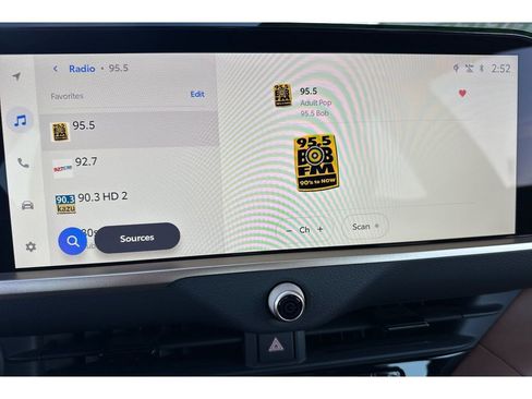 Certified 2025 Toyota Crown Signia image 21