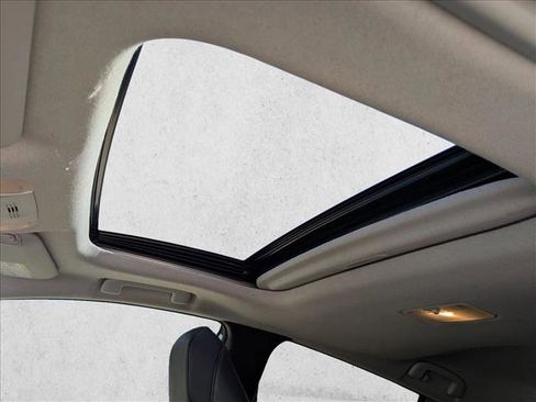 Used 2019 Toyota Prius Limited image 12