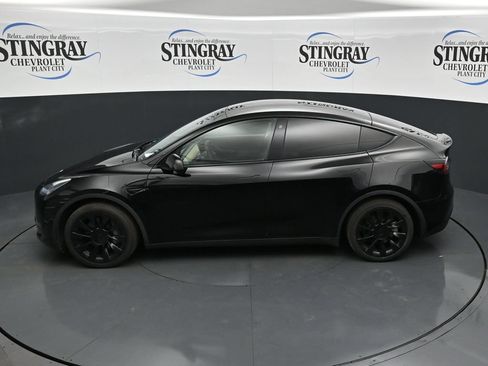 Used 2022 Tesla Model Y Long Range AWD/4WD image 21