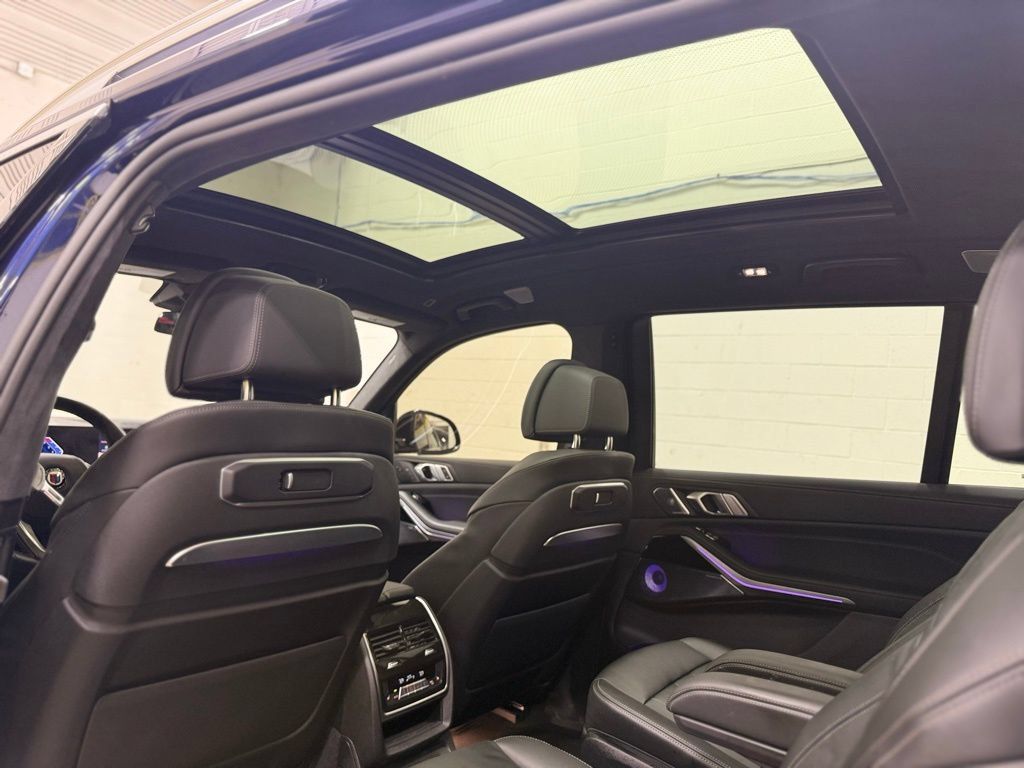 Used 2025 BMW ALPINA XB7 AWD/4WD image 58
