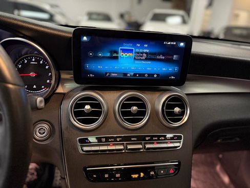 Used 2021 Mercedes-Benz GLC 300 4MATIC image 24