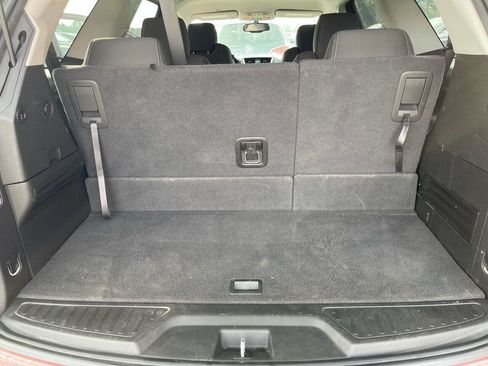 Used 2016 GMC Acadia SLE image 12