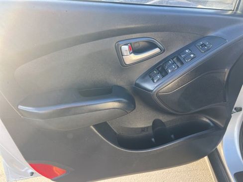 Used 2010 Hyundai Tucson GLS image 18