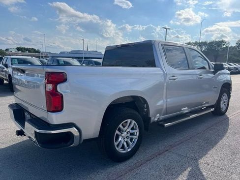 Used 2022 Chevrolet Silverado 1500 LT w/ Z71 Off-Road Package AWD/4WD image 3