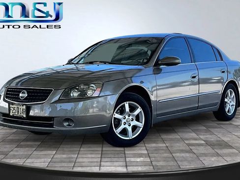 Used 2005 Nissan Altima 2.5 S w/ (F01) Convenience Pkg FWD image 1