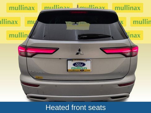 Used 2022 Mitsubishi Outlander SE image 32