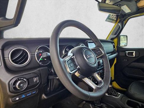 Used 2023 Jeep Wrangler Unlimited Sahara AWD/4WD image 9