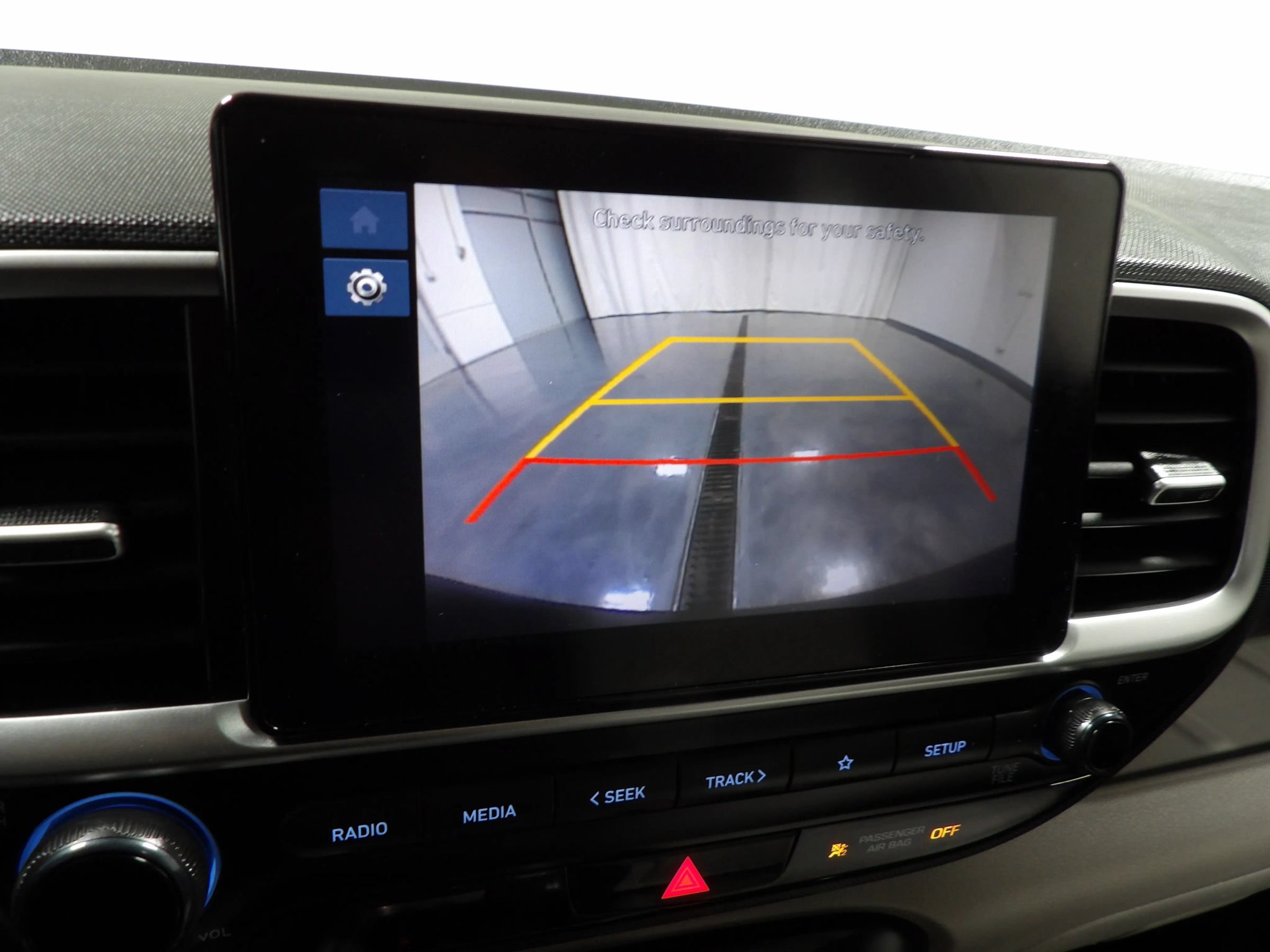 Used 2025 Hyundai Venue SEL FWD image 15
