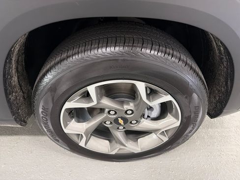 New 2026 Chevrolet Trax LT w/ LT Convenience Package FWD image 4