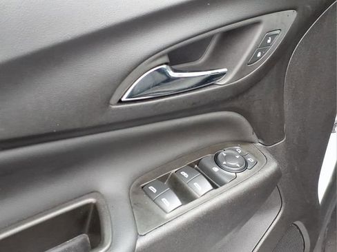 Used 2024 Chevrolet Equinox LT image 16