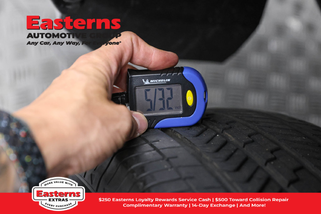 Used 2025 Toyota 4Runner SR5 AWD/4WD image 31