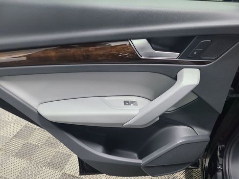 Used 2019 Audi Q5 2.0T Premium image 37