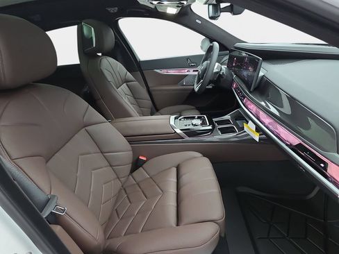New 2026 BMW i7 xDrive60 w/ Executive Package AWD/4WD image 9