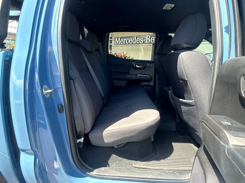 Used 2019 Toyota Tacoma TRD Off-Road AWD/4WD image 20