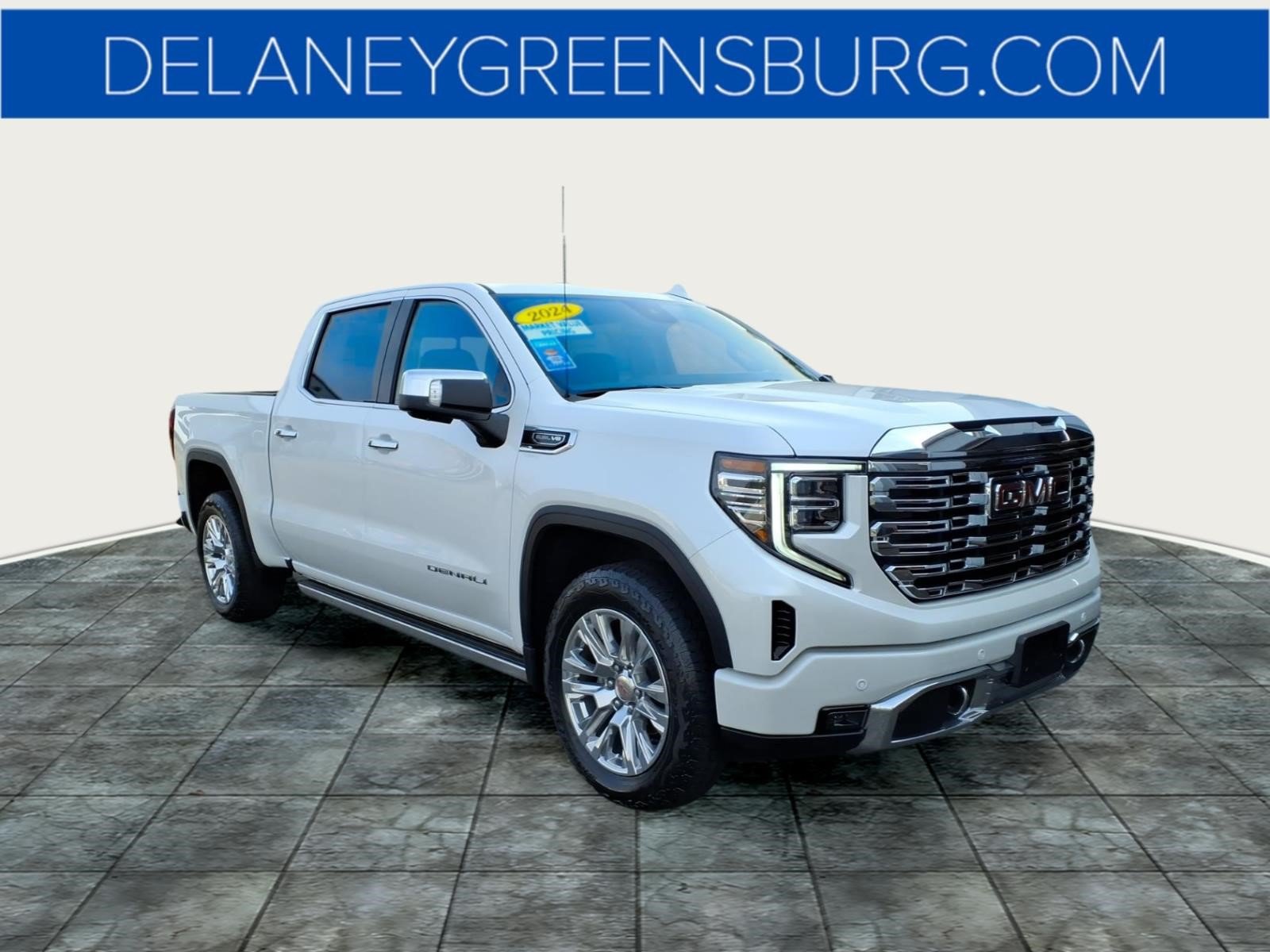 Used 2024 GMC Sierra 1500 Denali w/ Technology Package AWD/4WD image 1