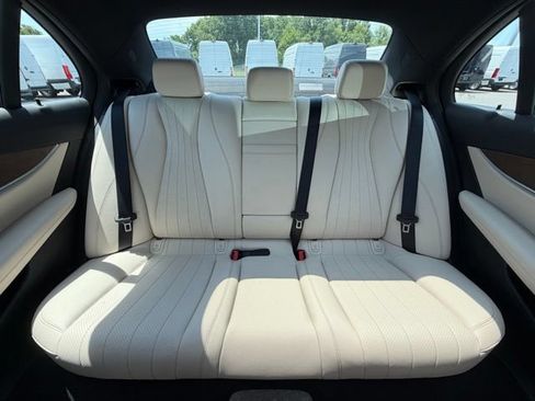 Used 2023 Mercedes-Benz E 450 4MATIC Sedan image 16