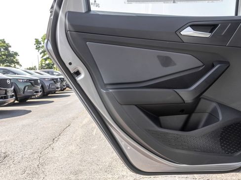 Certified 2025 Volkswagen Jetta SE FWD image 29